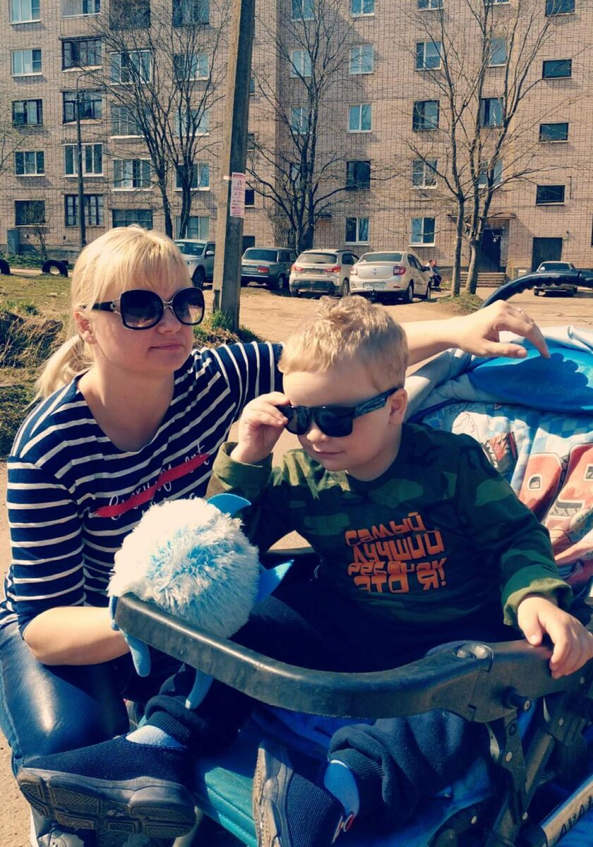 На фото самому лучшему ребенку  три года.