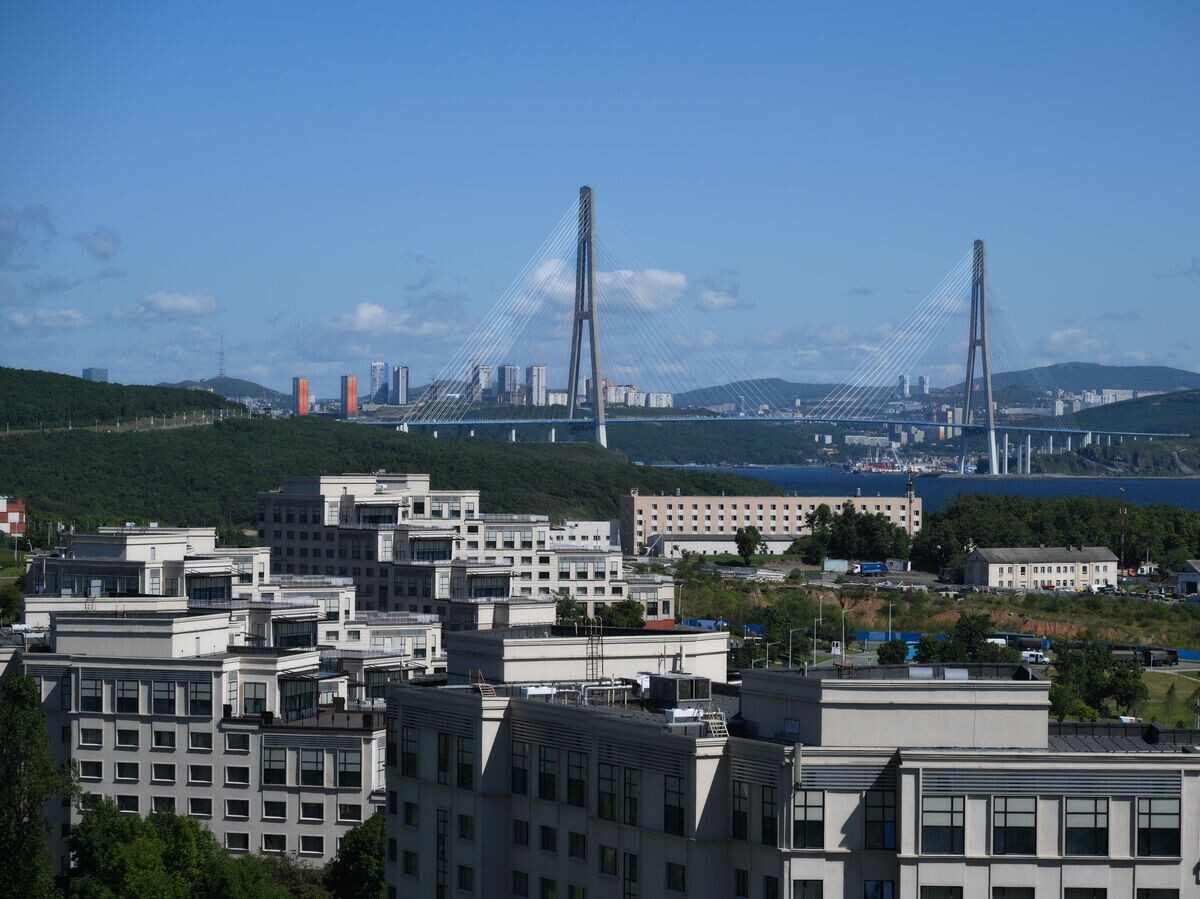    Вид на кампус ДВФУ в преддверии Восточного экономического форума во Владивостоке© РИА Новости / Александр Кряжев