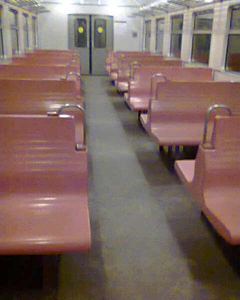 Так обычно зимой. Еду в пустом вагоне.