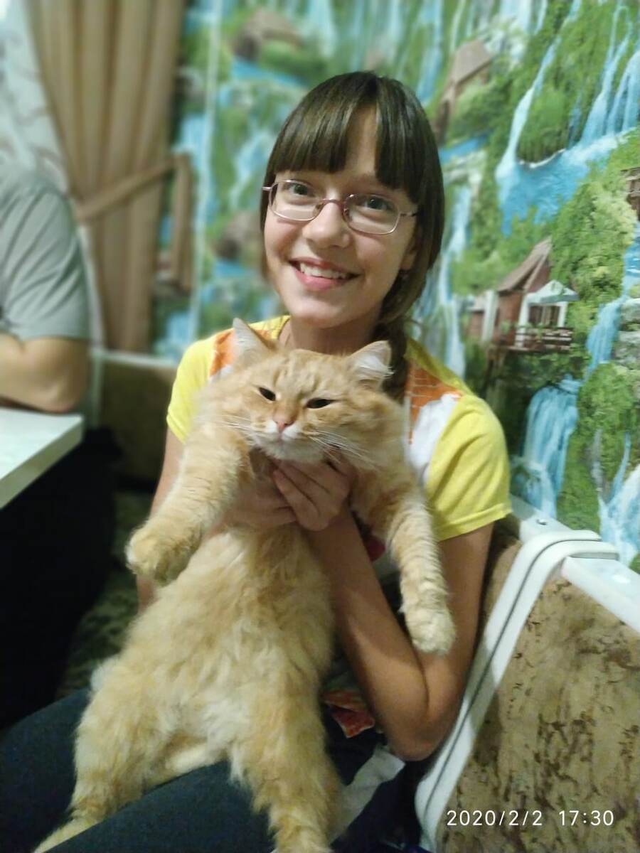 Жанна с котом Рыжиком пять лет назад