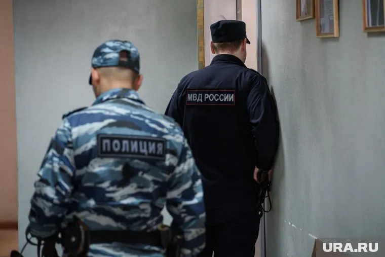 Главреда telegram-канала Baza увезли на 10-часовой допрос
Фото: Илья Московец © URA.RU