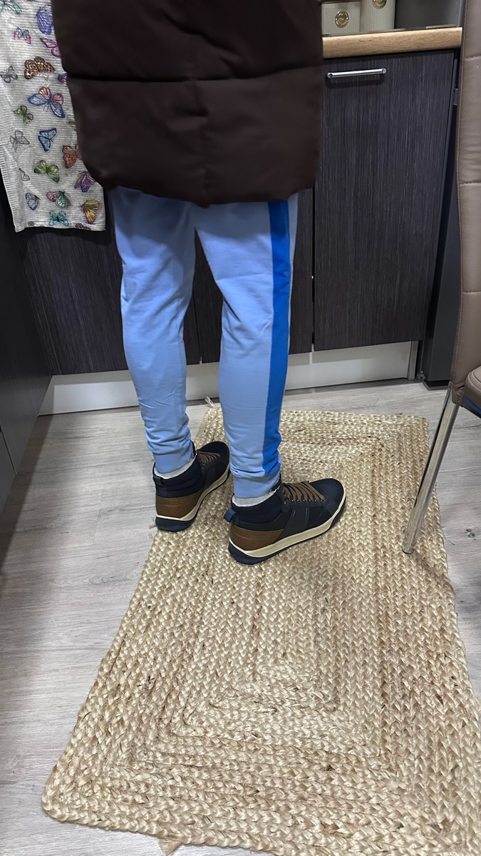    Белые кроссовки станут как новые: бюджетный способ очистить обувь от грязи