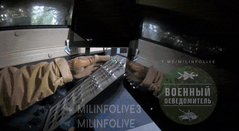 Продемонстрированный комплекс явно является продуктом высокоразвитой оборонной промышленности, однако его название тогда так и не было озвучено. Источник: ТГ-канал "Военный Осведомитель"