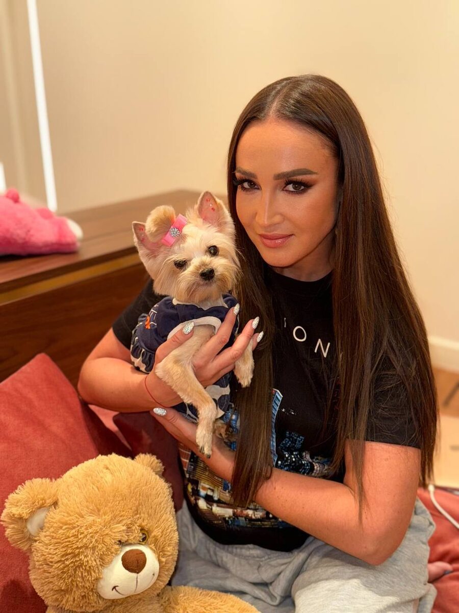 Ольга Бузова с собачкой Евой