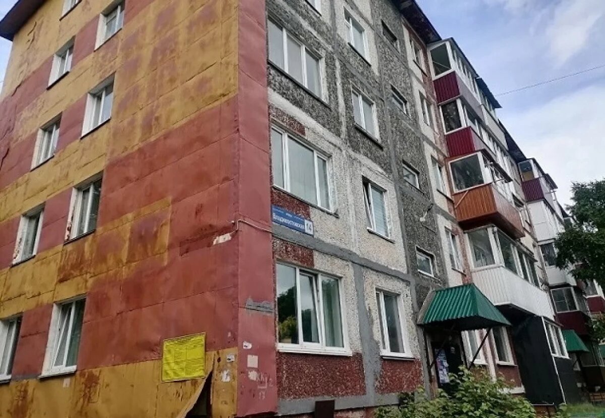    Чтобы уберечь дом от быстрого износа, ему необходимо обеспечить надёжную защиту со всех сторон.