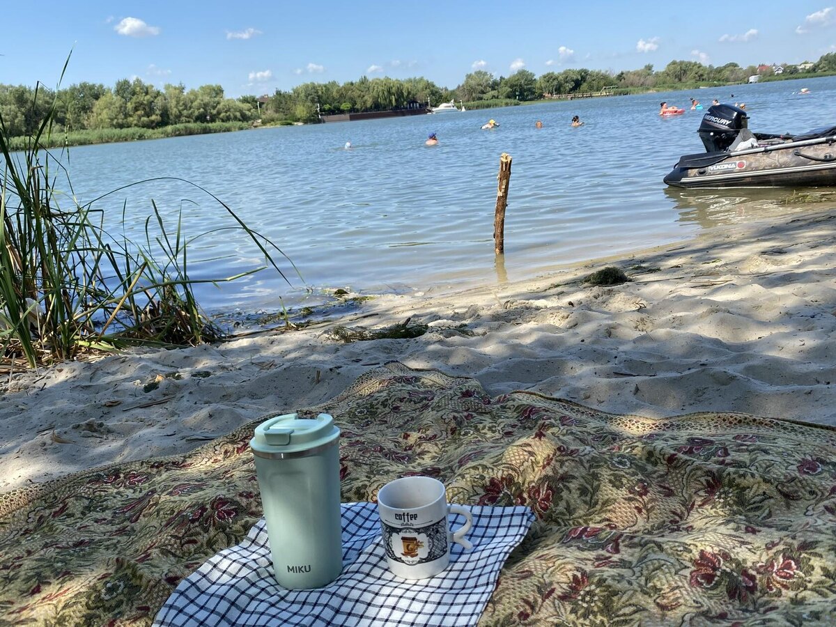 На пляже в станице Старочеркасской