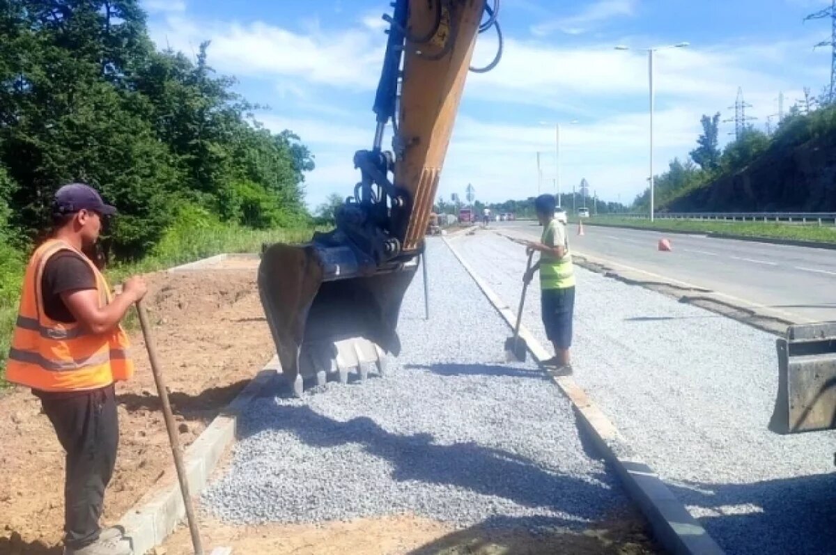    Во Владивостоке продолжают устанавливать новые павильоны на остановках