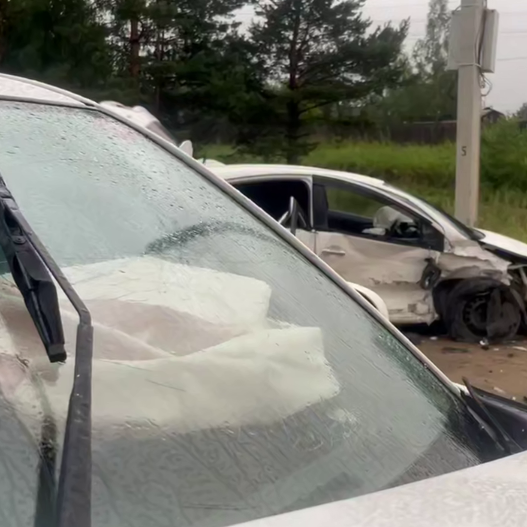 Семь человек пострадали в ДТП на Александровском тракте. Авария произошла вечером 22 июля, столкнулись две машины. 