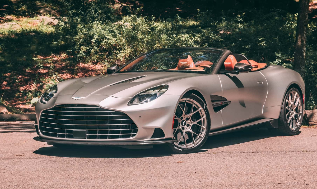 Aston Martin Vanquish Volante 2026 модельного года