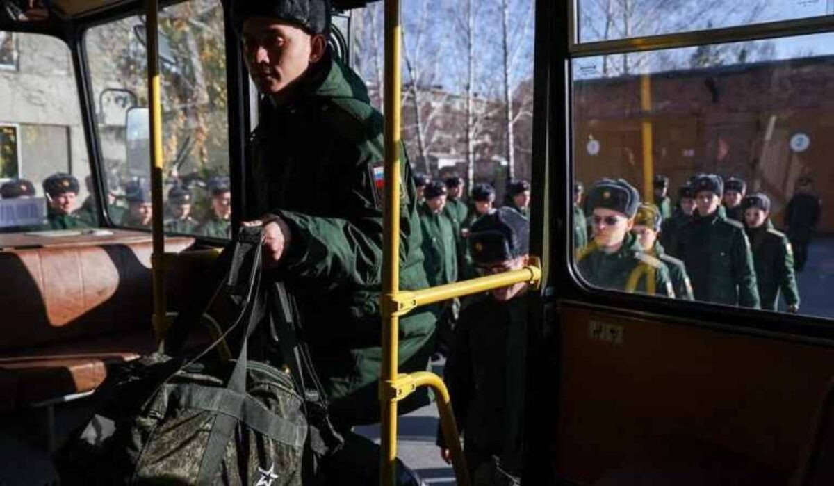     Призывники. Источник: rbc.ru Автор фото: Кирилл Кухмарь