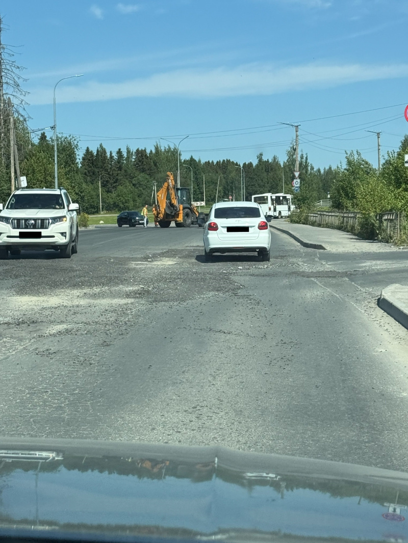    Жители Петрозаводска назвали позором ремонт дороги у гипермаркета на Кукковке паблик «Подслушано в ПТЗ»