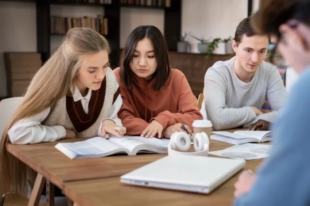    Мошенники заманивают в ловушку студентов и школьников