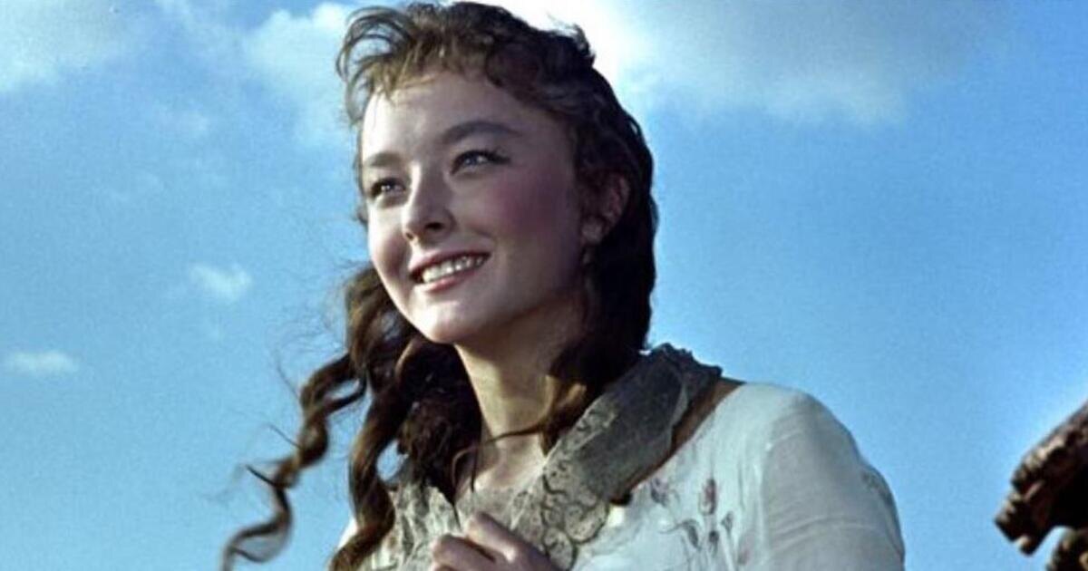 Анастасия Вертинская. «Алые паруса». Яндекс картинки.