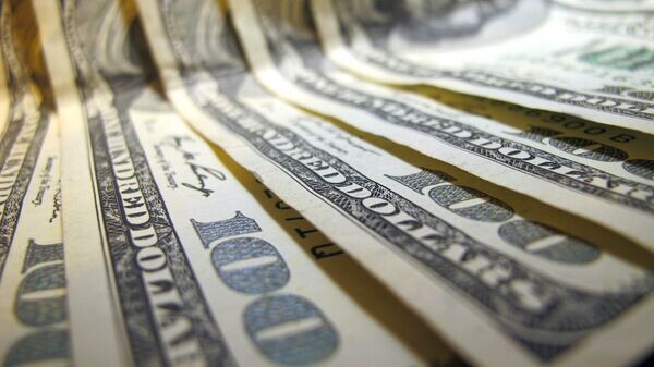    CC BY 2.0 / frankieleon / Grab that cash with both hands and make a stash