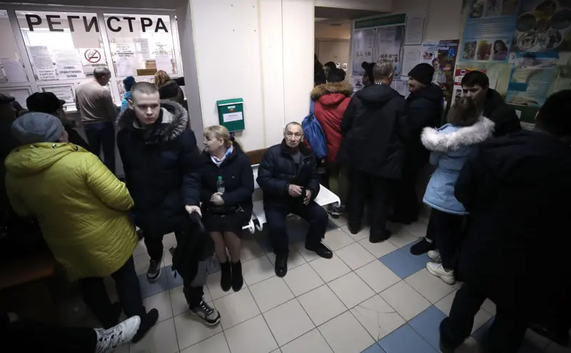 Очередь за медсправкой для получения водительских прав