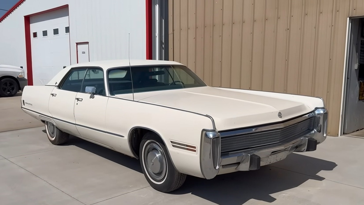 Chrysler Imperial LeBaron 1973 года