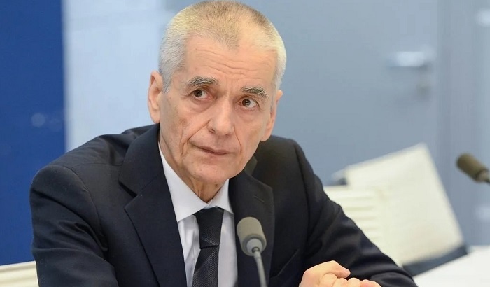    Онищенко предложил обследовать и прививать мигрантов до въезда в Россию