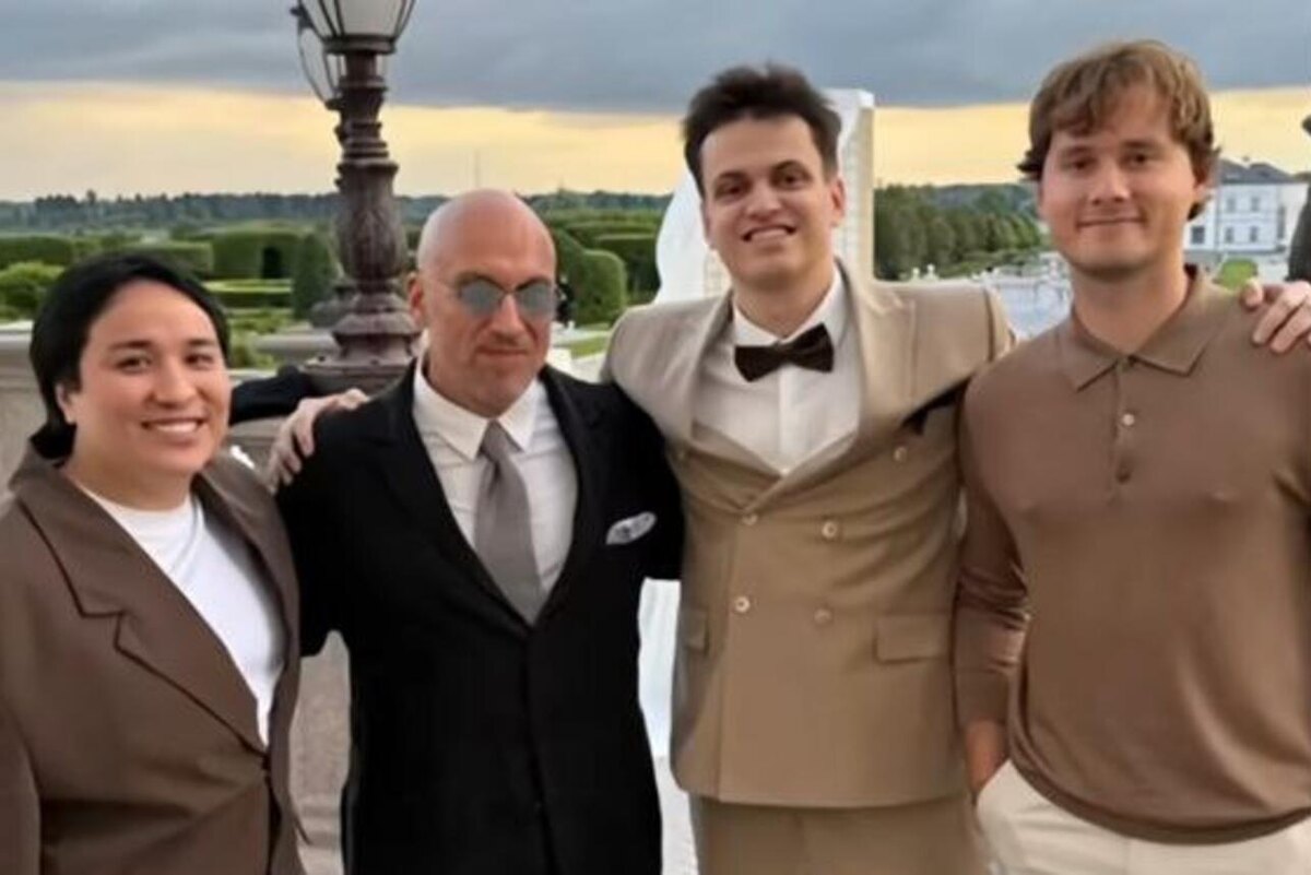    Дмитрий Нагиев с гостями свадьбы Социальные сети