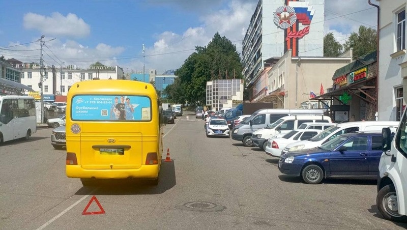    Пострадавшую кисловодчанку доставили в городскую больницу Фото: УГИБДД ГУ МВД России по Ставропольскому краю