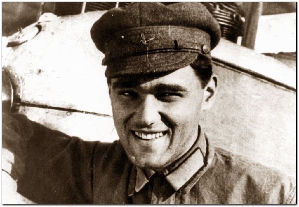 Александр Яковлев у самолета АИР-1