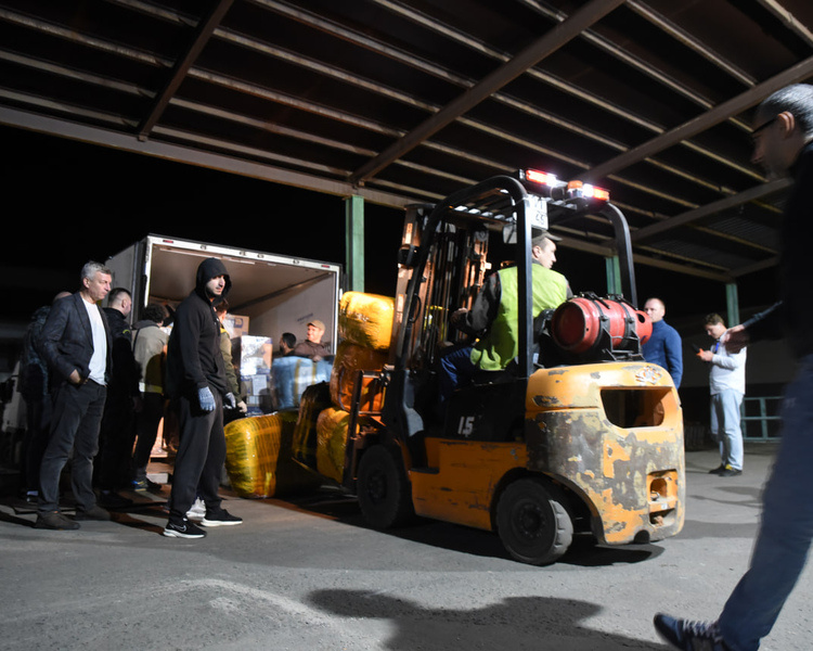     МЧС России доставило в Курскую область новую партию гуманитарной помощи