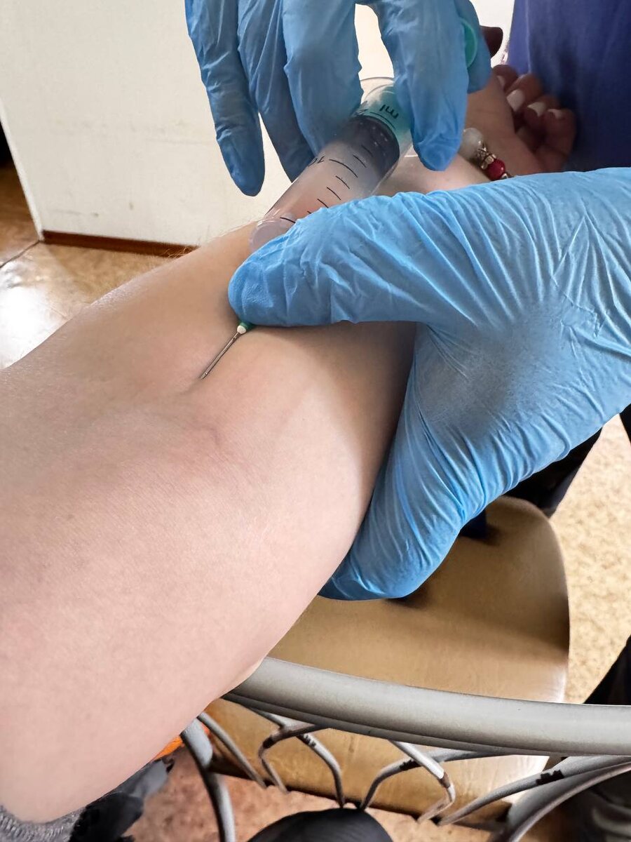     В Ергаках спасатели помогли туристке с серьезным отеком от давления