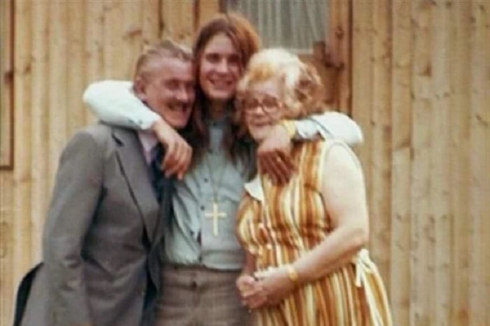 Оззи с родителями