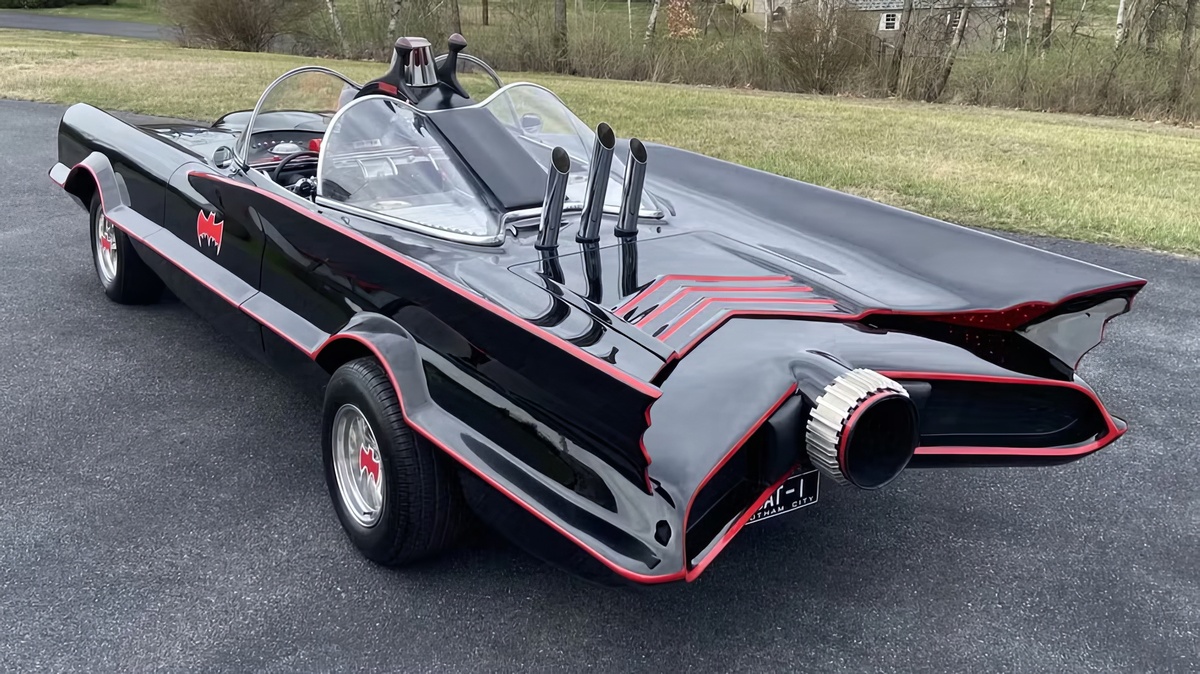 ©Bring a Trailer ©Lincoln 