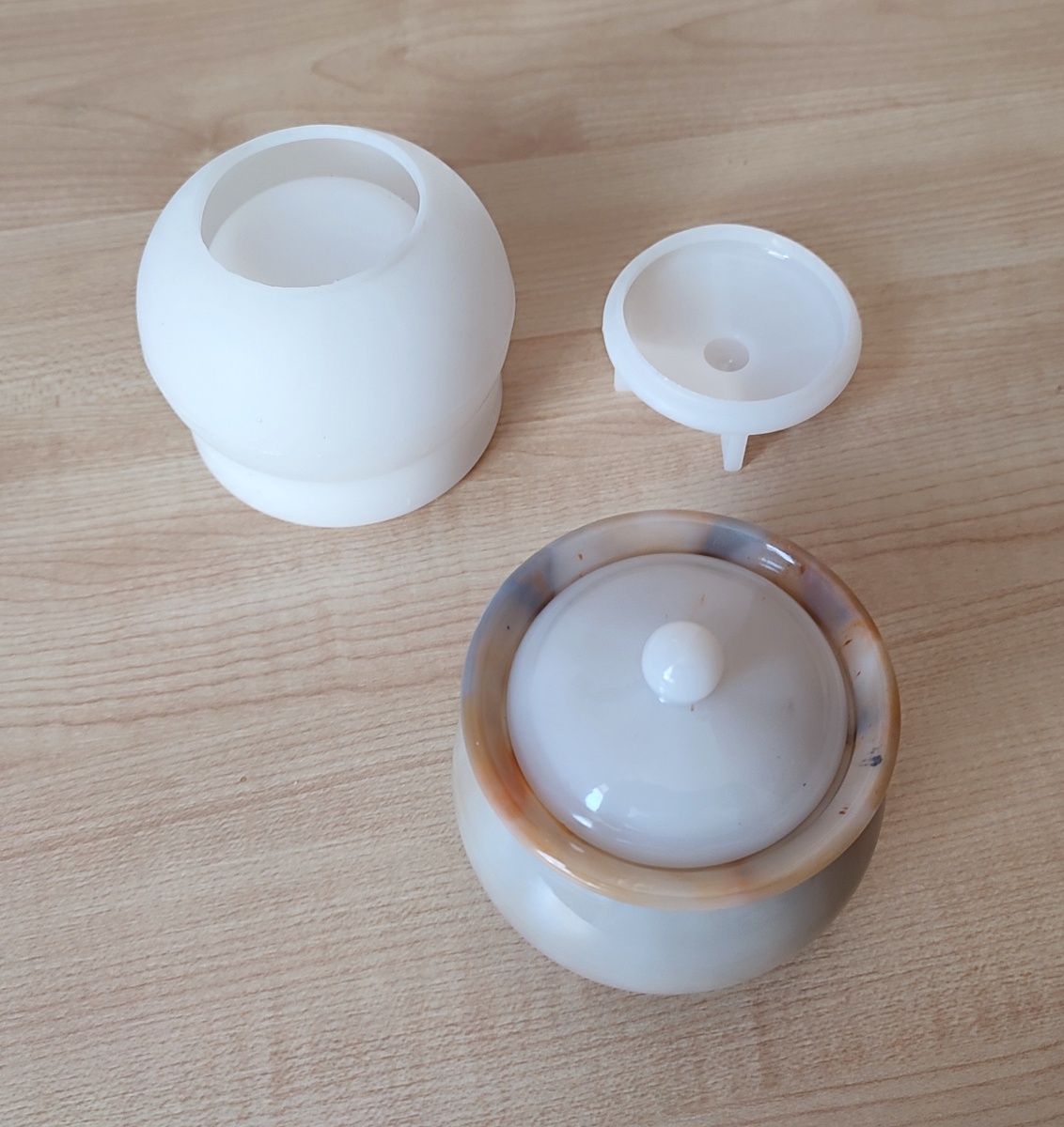 Готовое изделие "Горшочек" Сделано с помощью силиконовые форм