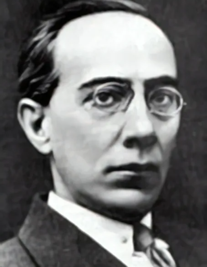 Александр Романович Беляев (16 марта 1884 — 6 января 1942) — русский писатель-фантаст, репортёр и адвокат, журналист. Один из основоположников советской научно-фантастической литературы, первый из советских писателей, целиком посвятивший себя этому жанру. 