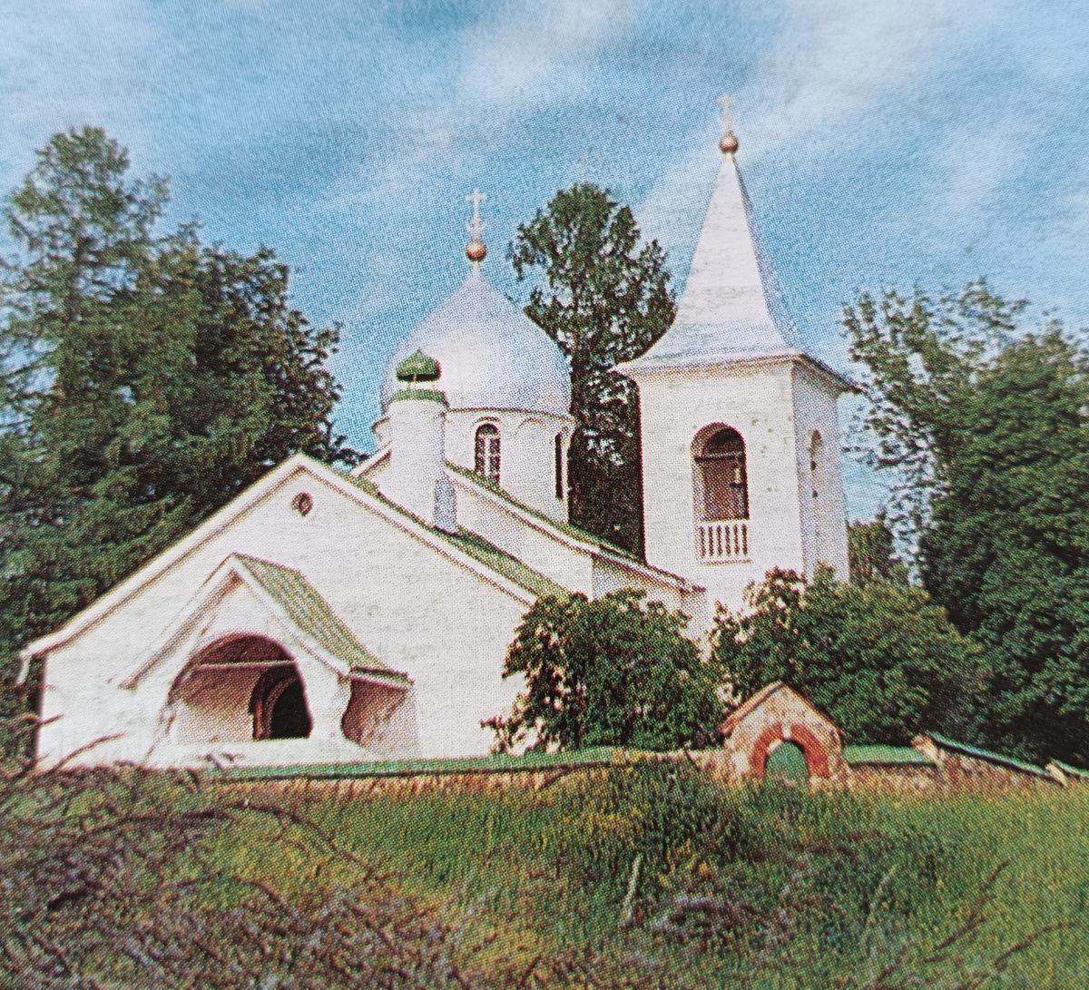 Церковь Святой Троицы в Бехово. Фото из архива Государственного мемориального историко-художественного и природного музея-заповедника В.Д. Поленова