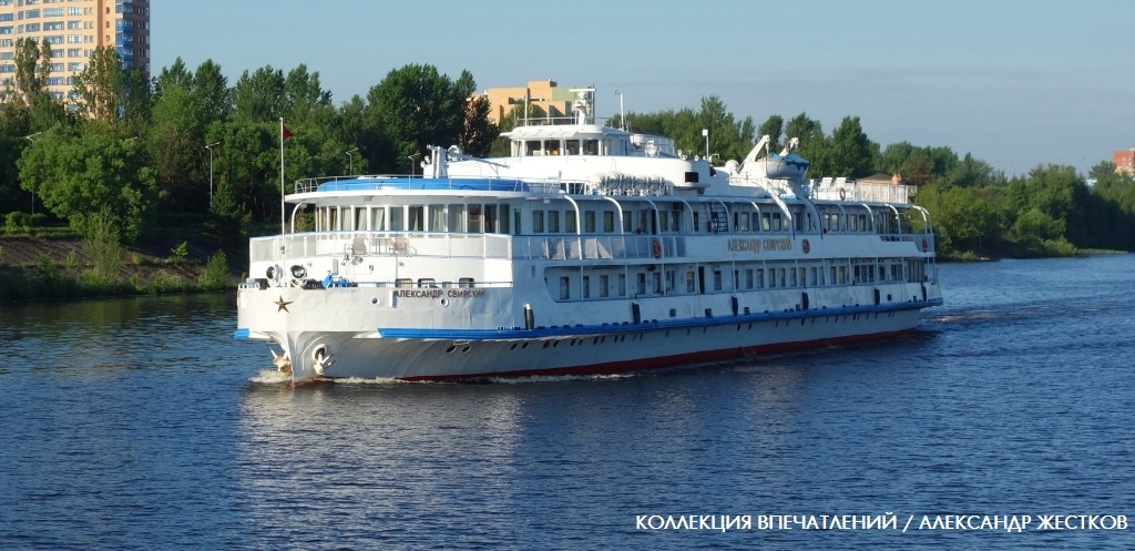 На Волге. Фото автора из книги "Круиз Москва - Петербург. Коллекция впечатлений"