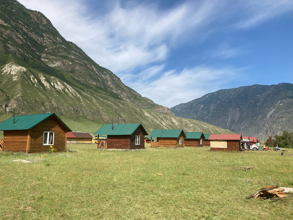 Домики и пару беседок