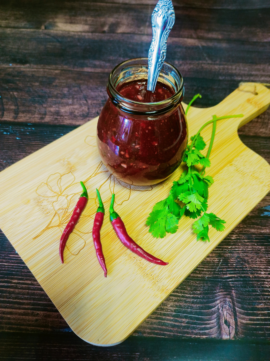 Этот соус - один из способов полюбить кинзу 