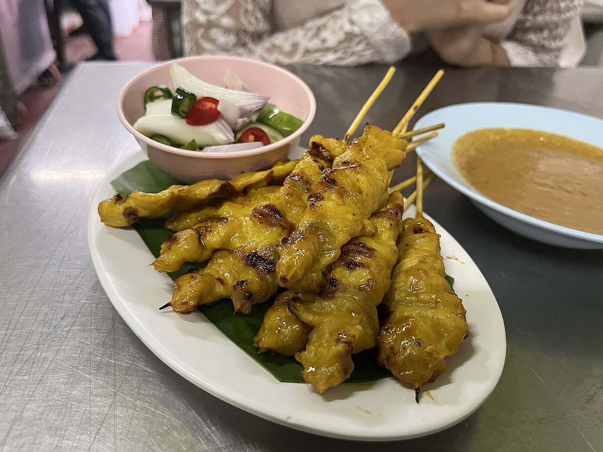 Сатэй (Satay). Блюдо популярно в Индонезии, Малайзии, Таиланде и других странах региона, а также за его пределами.