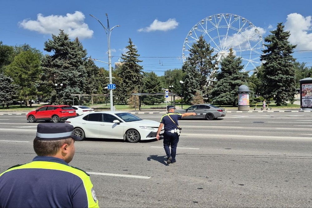    Ст. 12.25 КоАП РФ предусматривает административную ответственность за невыполнение требования инспектора об остановке транспортного средства / Евгений Ракуль