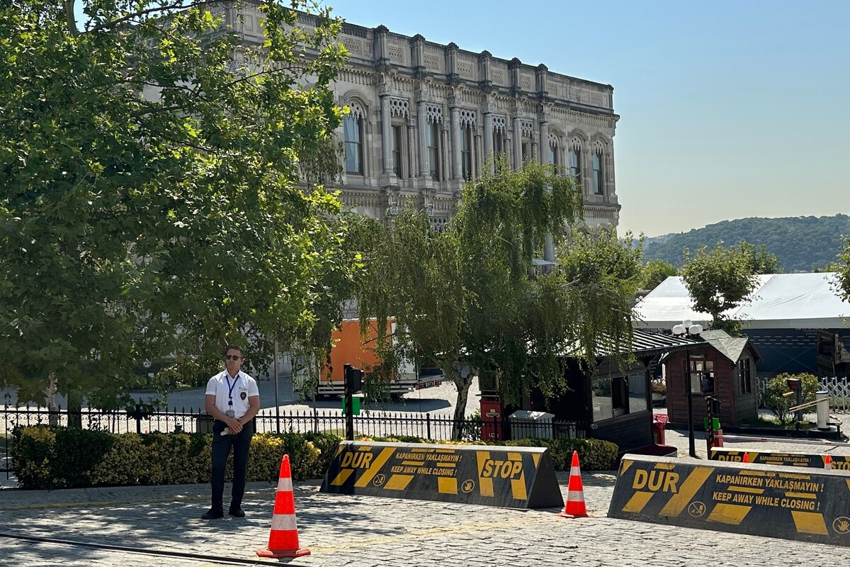    Дворец Чираган в Стамбуле, где может состояться третий раунд переговоров России и Украины / Источник: © ИЗВЕСТИЯ/Альфред Оя