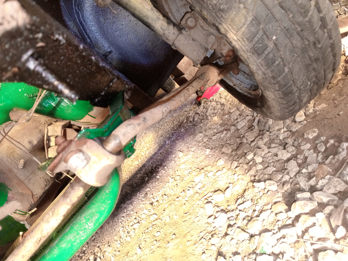 Видно стабилизатор в рычаге.