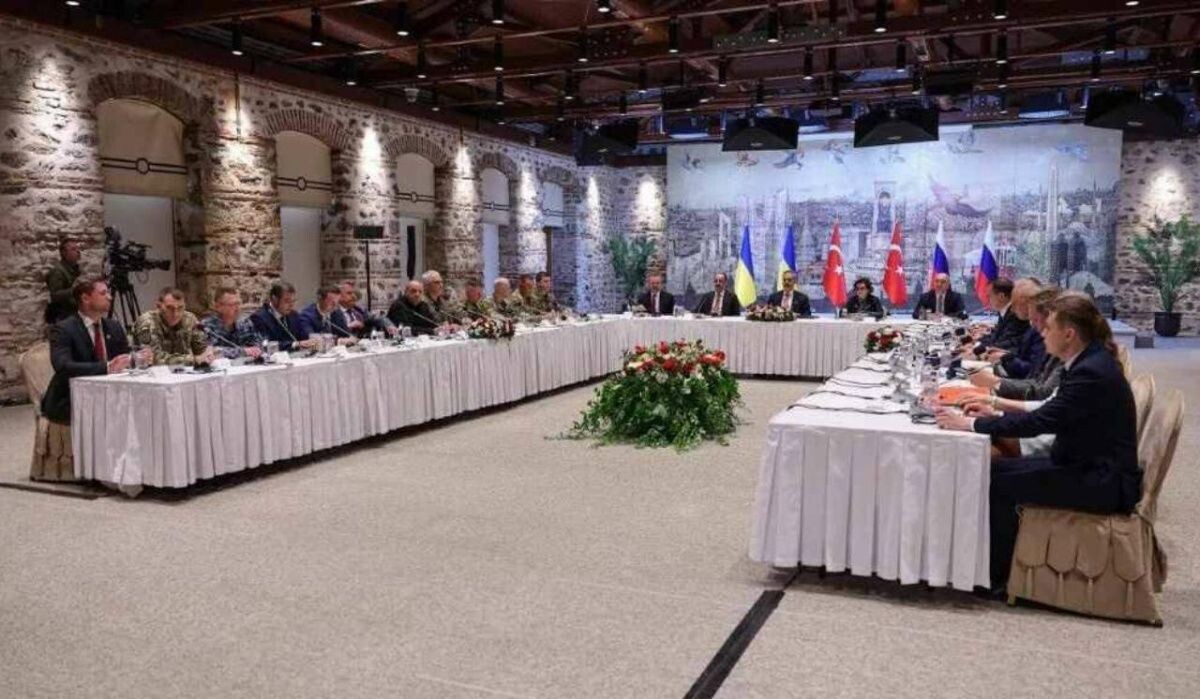     Переговоры в Стамбуле. Источник: ria.ru Автор фото: Пресс-служба МИД Турции