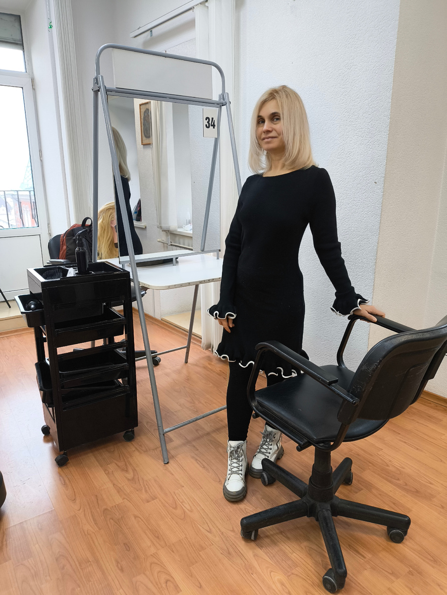 Фото автора. Тоже в школе. Перед поездкой в Сириус. Март.