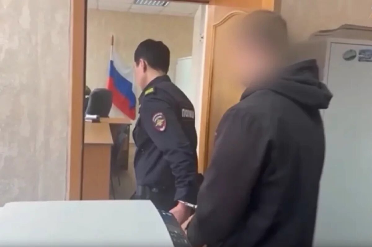    Мужчина, купивший алкоголь подросткам в Байкальске, находится под стражей