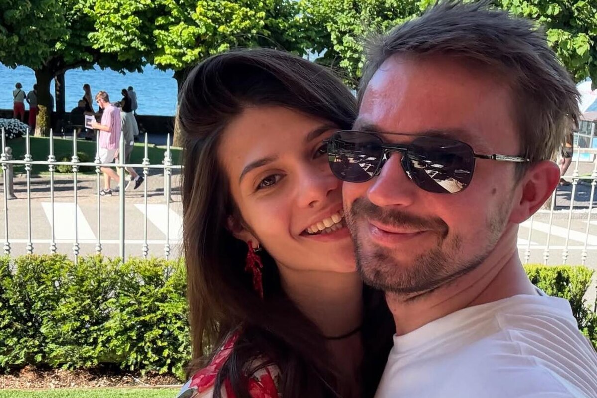    Александр Петров с женой Викторией Социальные сети