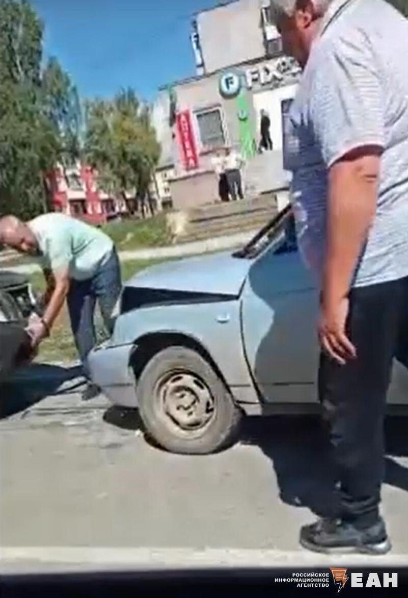    После ДТП Артем Мамай первым делом скрутил госномера со своей машины