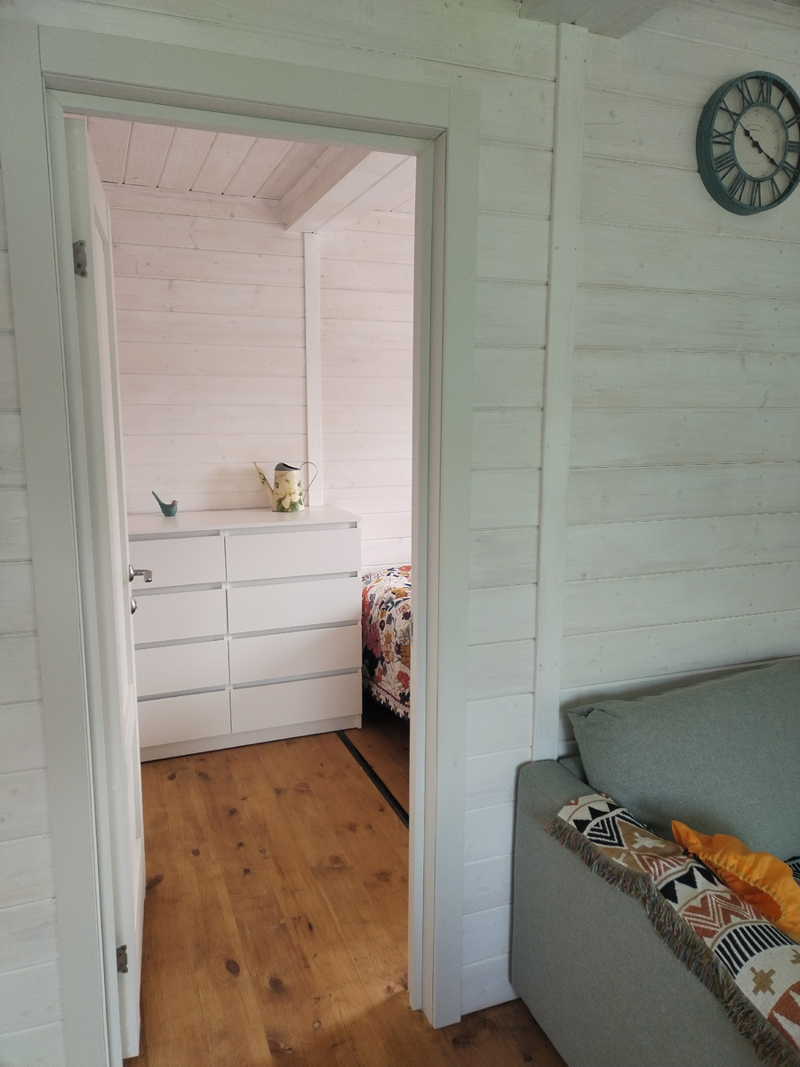 Вон он, в глубине