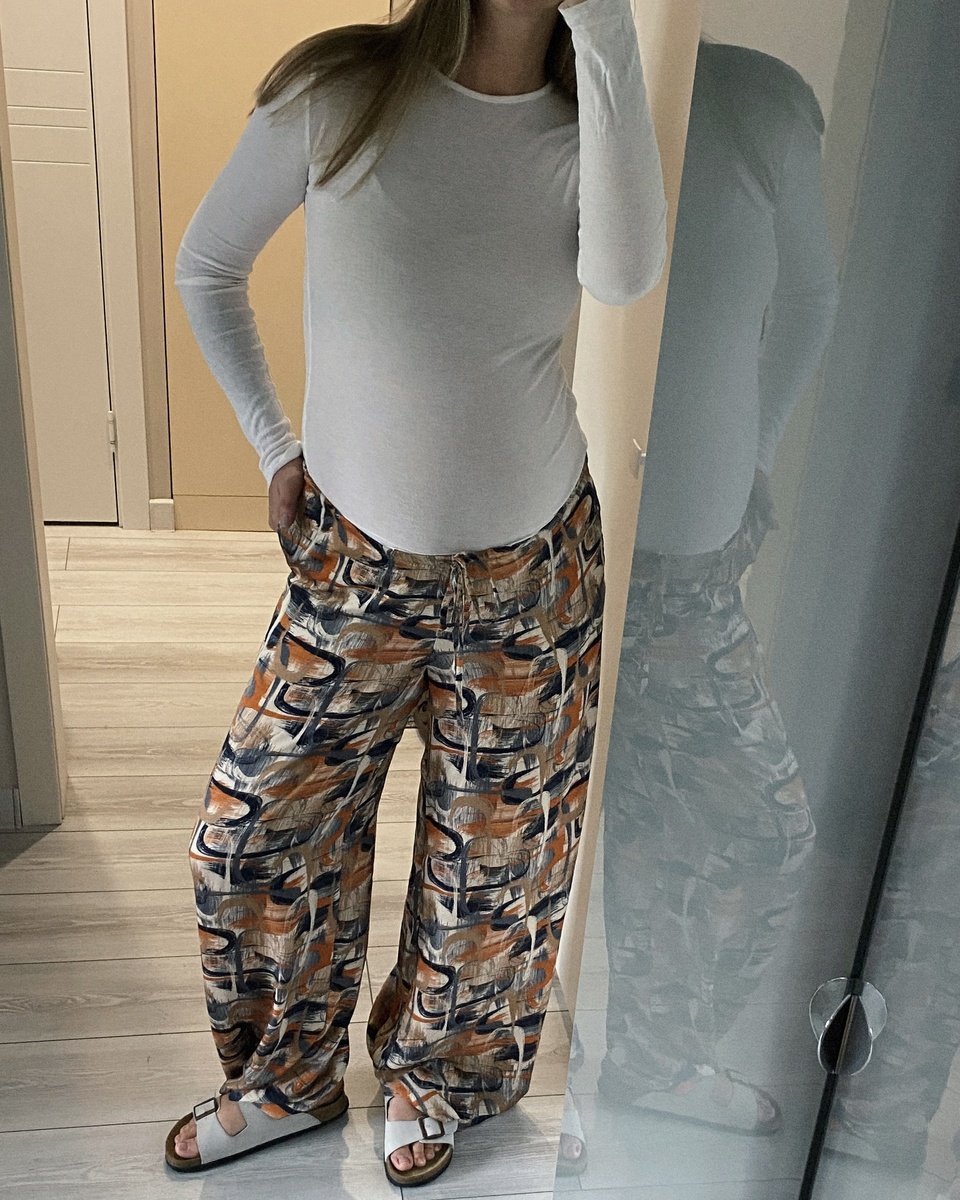 из вискозного шелка (100% вискоза по составу) 