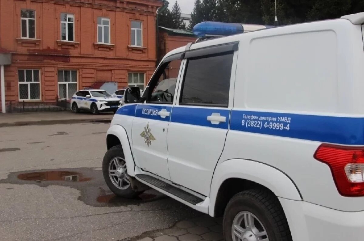    Томич угрожал сотрудникам магазина ножом