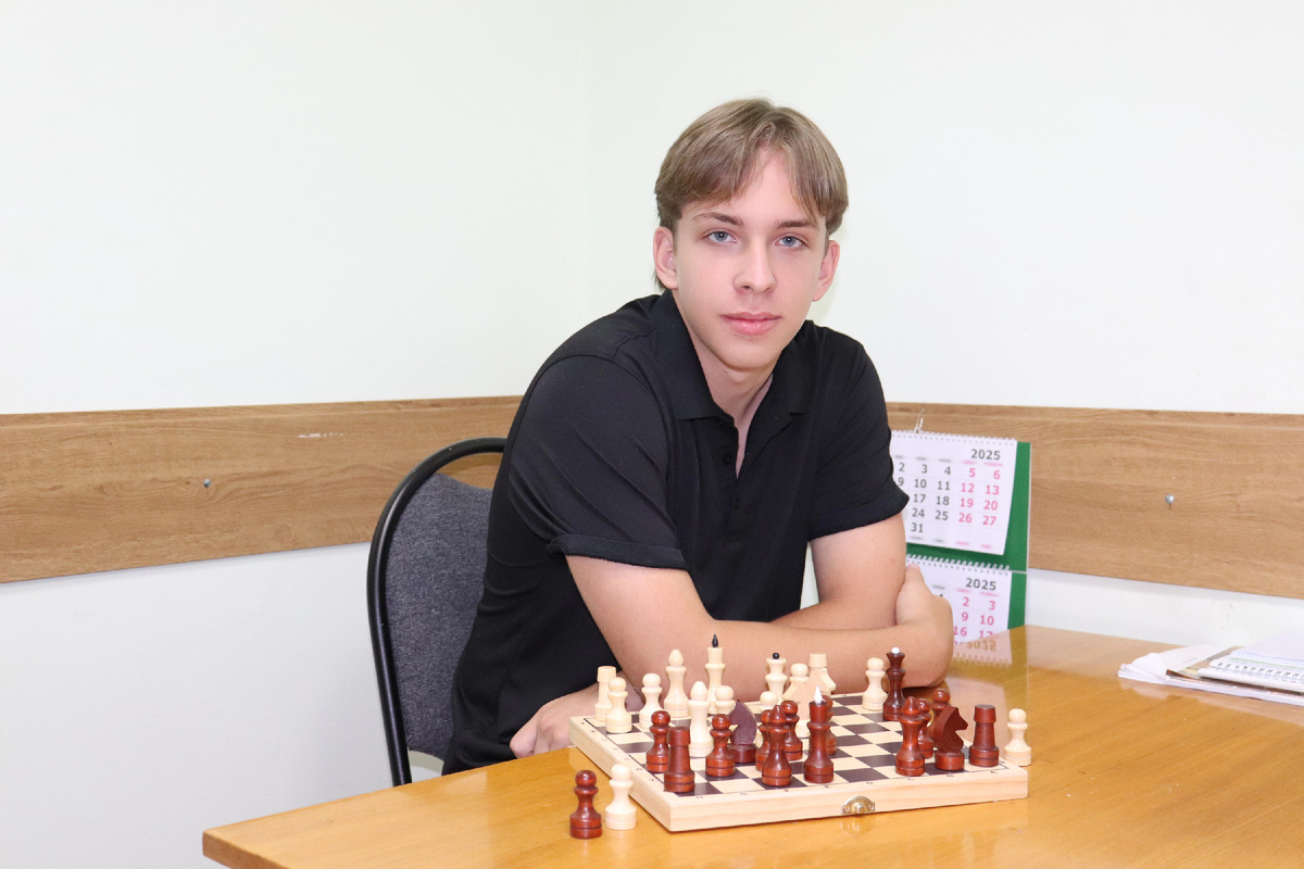  Артём Сергиенко обладает феноменальной памятью и удивительной способностью анализировать позицию соперника во время партии.