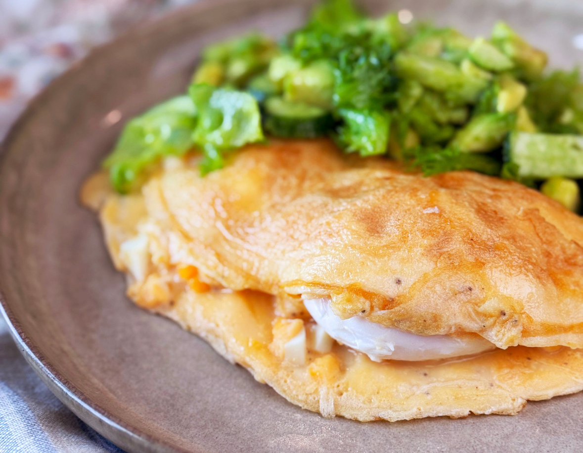 "Именно ему подали к столу омлет, посыпанный мелким жемчугом". — слова Рене де Вилькье (René de Villequier), любимца Генриха III, из книги «Церемонии, проводимые и соблюдаемые в Ордене и Ополчении Святого Духа» (Les Cérémonies Tenues et Observées à l'Ordre et Milice du Sainct Esprit), 1579 г.