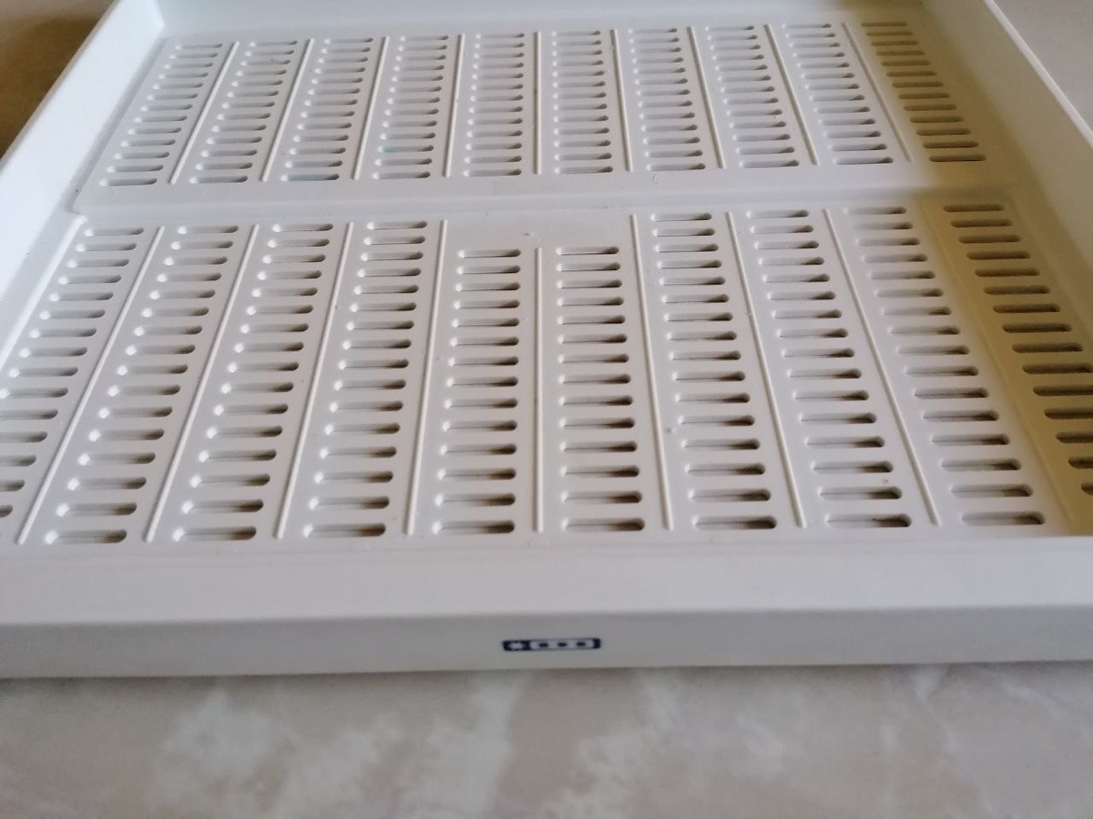 Специальная полочка для заморозки продуктов из морозильной камеры