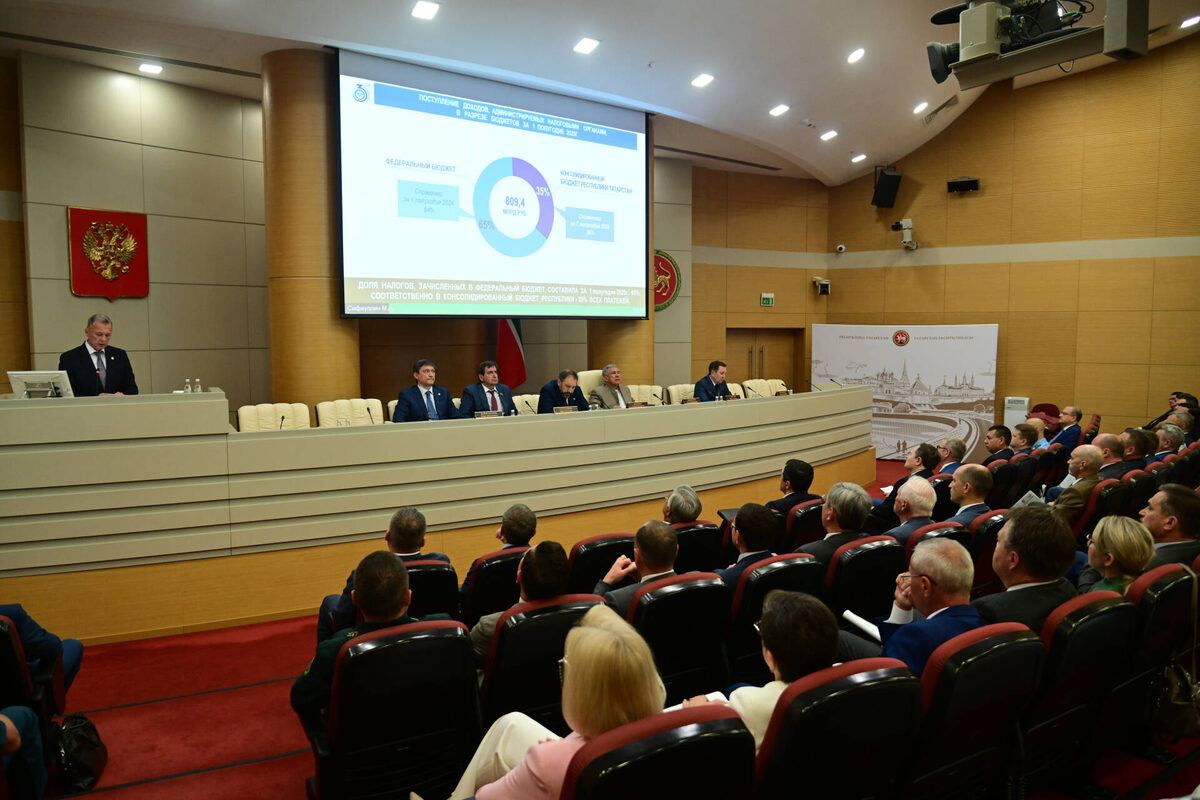 Раис Татарстана провел республиканское совещание по итогам исполнения консолидированного бюджета РТ за 1-е полугодие 2025 годаФото: rais.tatarstan.ru